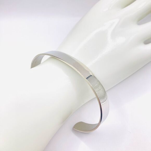 Minimalist Inspirational daughter cuff bracelet - Picture 2 of 4